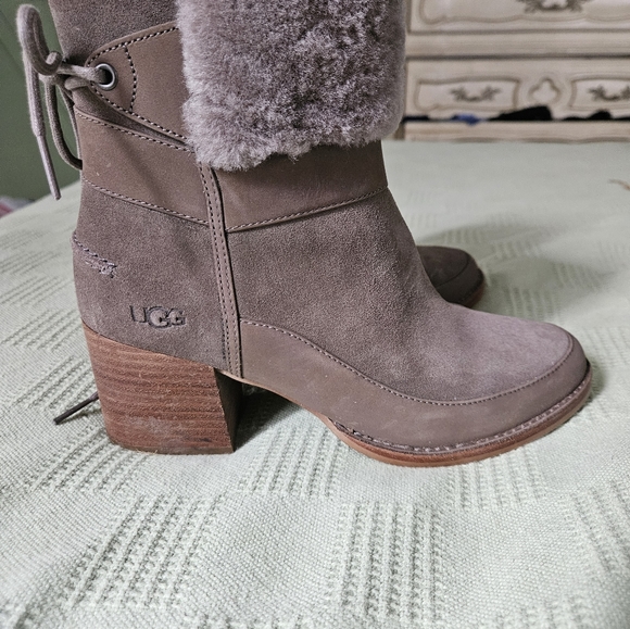 Ugg kicked zip up ankle boots - Picture 10 of 10